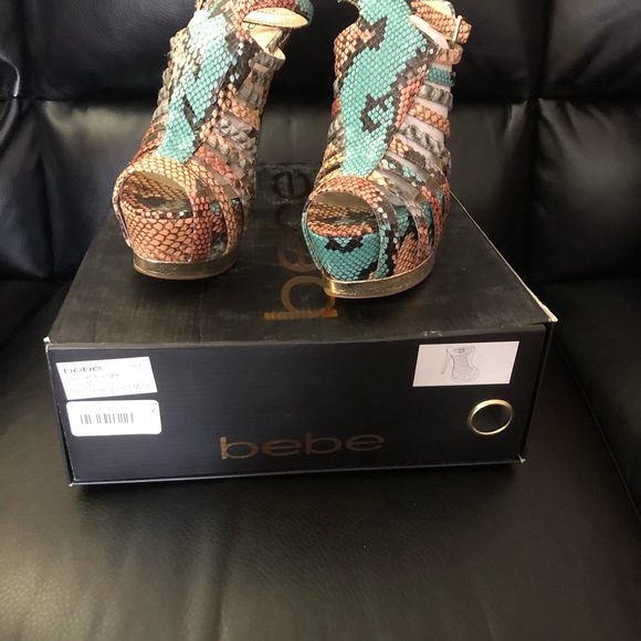 Bebe platform sexy heels - Picture 5 of 7